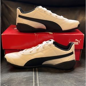 Kids puma shoes